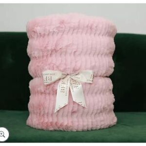 BFF Collection Oversized Slouched Faux Fur Throw Pink Quartz 60"x70" New